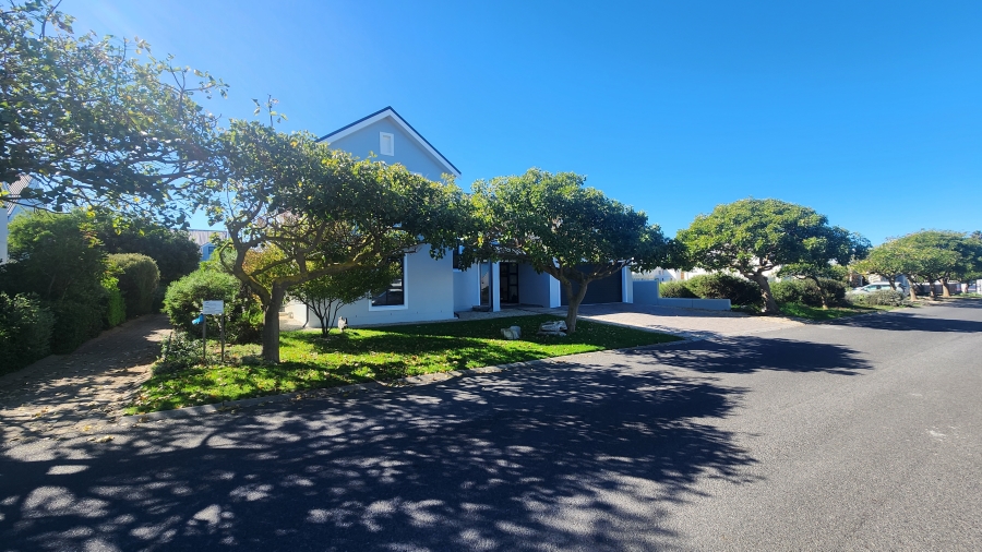 4 Bedroom Property for Sale in Westcliff Western Cape